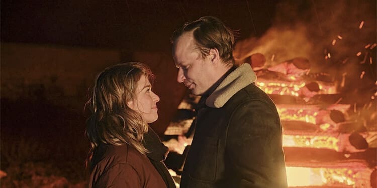 Recenze Tanec s medvědem: Když racionální mozek bojuje s tlukotem srdce