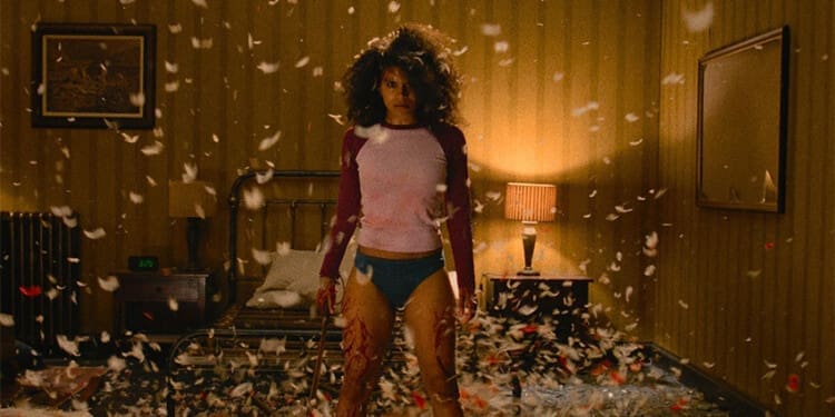 Recenze: Najdou si tě v domě, kde služebnictvo neuklízí prach, ale vnitřnosti