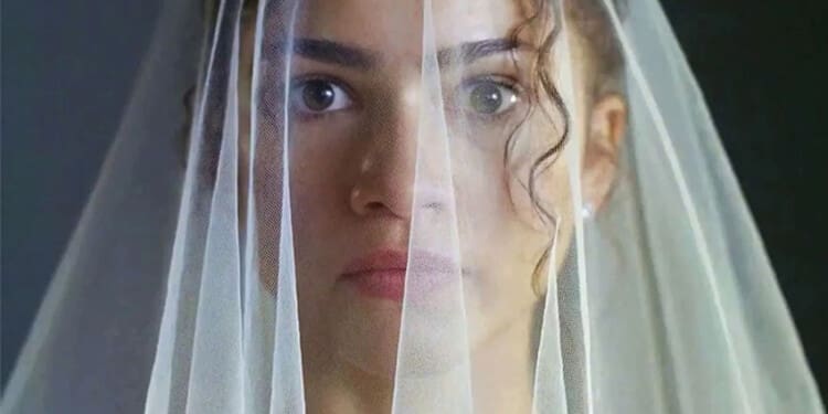 Recenze: Drama si střílí z naivní představy, že láska vše překoná – i temná tajemství