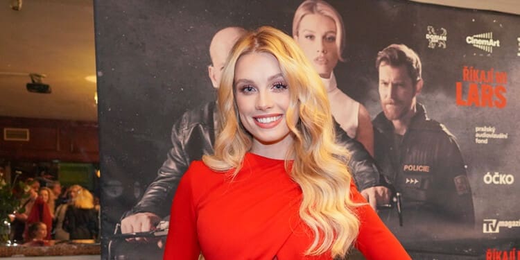 Justýna Zedníková ve filmu Říkají mi Lars hraje krásnou Bonnie, kterou popsala jako mysteriózní