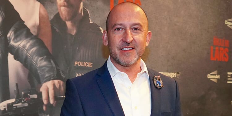 Martin Hofmann se pro film Říkají mi Lars naučil řídit motorku