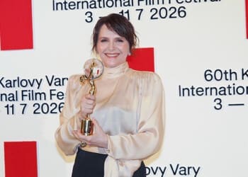 Filmové události #28/26: Známe nominace na ceny Emmy, 60. ročník KVIFFu finišoval s Baconem, Sedgwick, Binoche a Wrightem