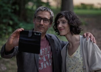 Recenze: Mistryně není tuctová česká komedie