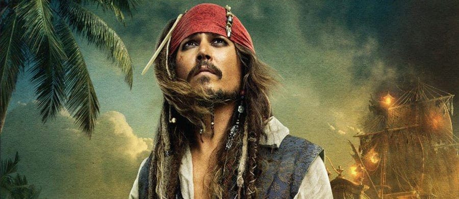 První plakát postavy Pirates of the Caribbean: On Stranger Tides a plakát k Super 8